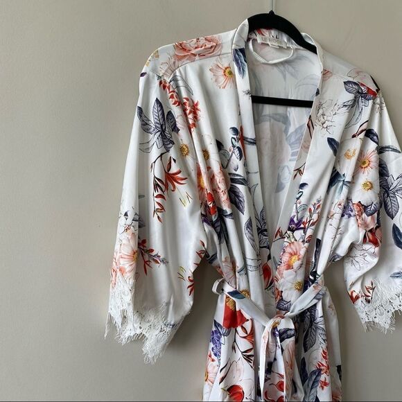 LE Rose-Floral Bridal Lace Trim Robe (M/L) - Picture 4 of 11